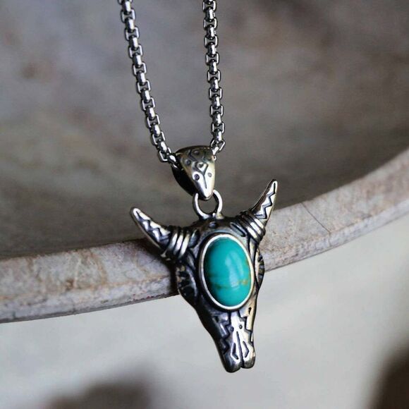 Boho Turquoise-Embellished Cow Skull Chain Necklace: 18" Sterling Silver Elegan - Picture 3 of 11